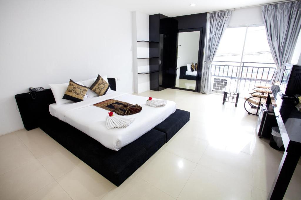 Lars-Lita Residence Patong Room photo