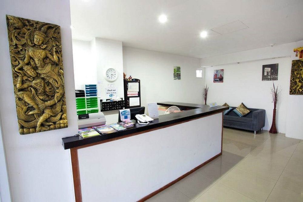 Lars-Lita Residence Patong Exterior photo