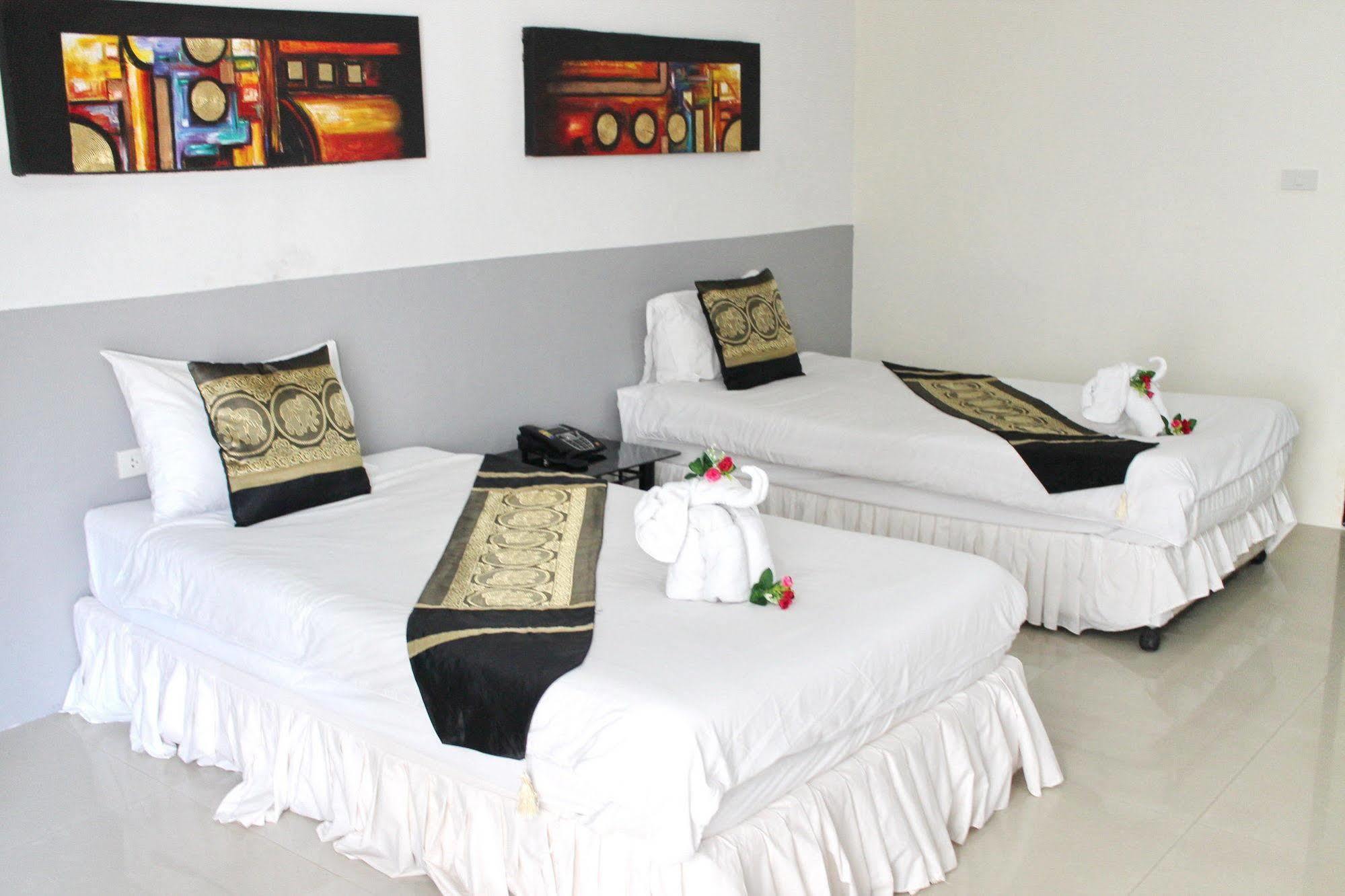 Lars-Lita Residence Patong Exterior photo